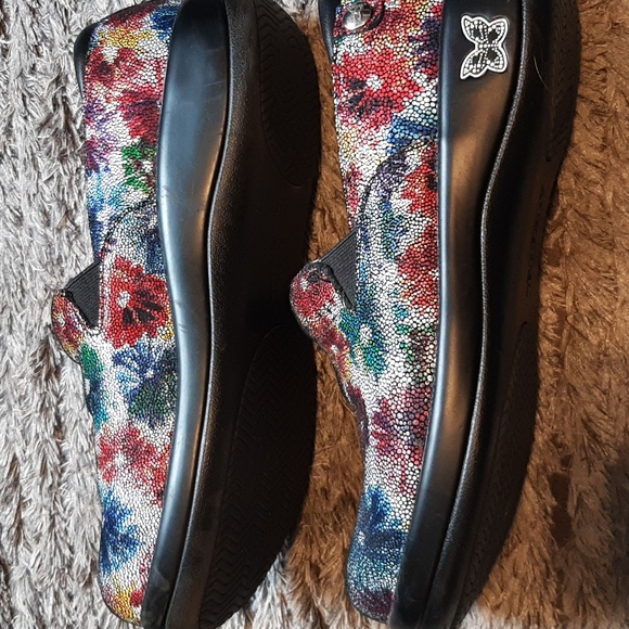 7.5 Alegria clogs - Picture 2 of 4